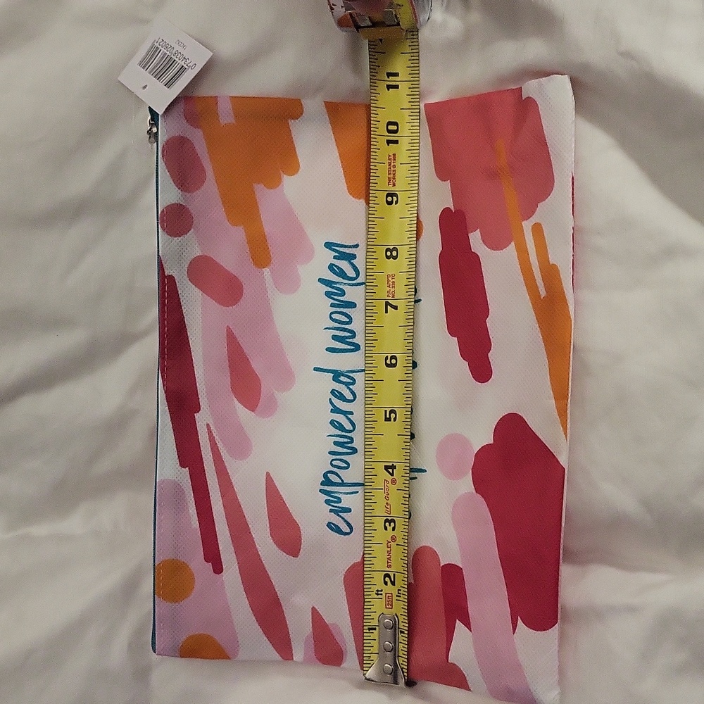 Thrive causemetics make up bag - Picture 4 of 6